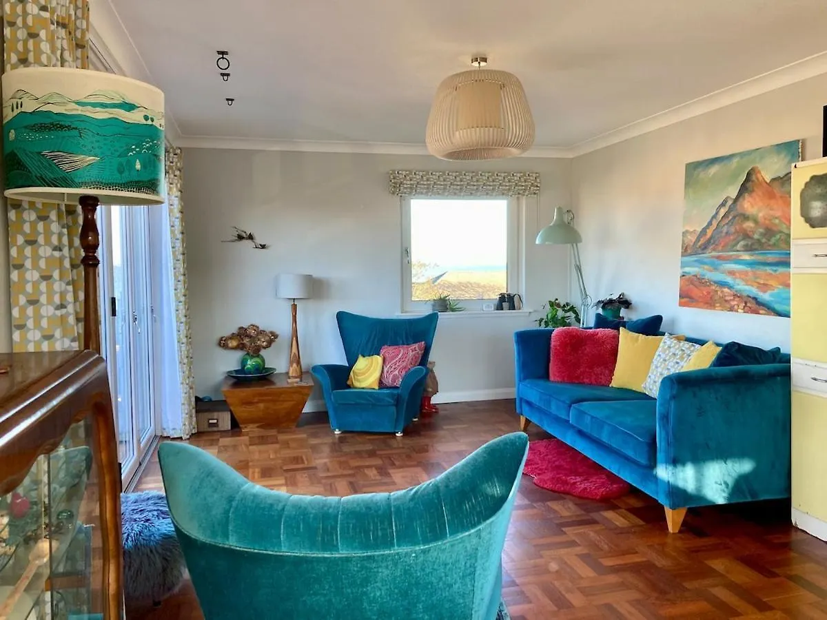 Mid-Century Gem Steps From The Beach Edinburg Storbritannien