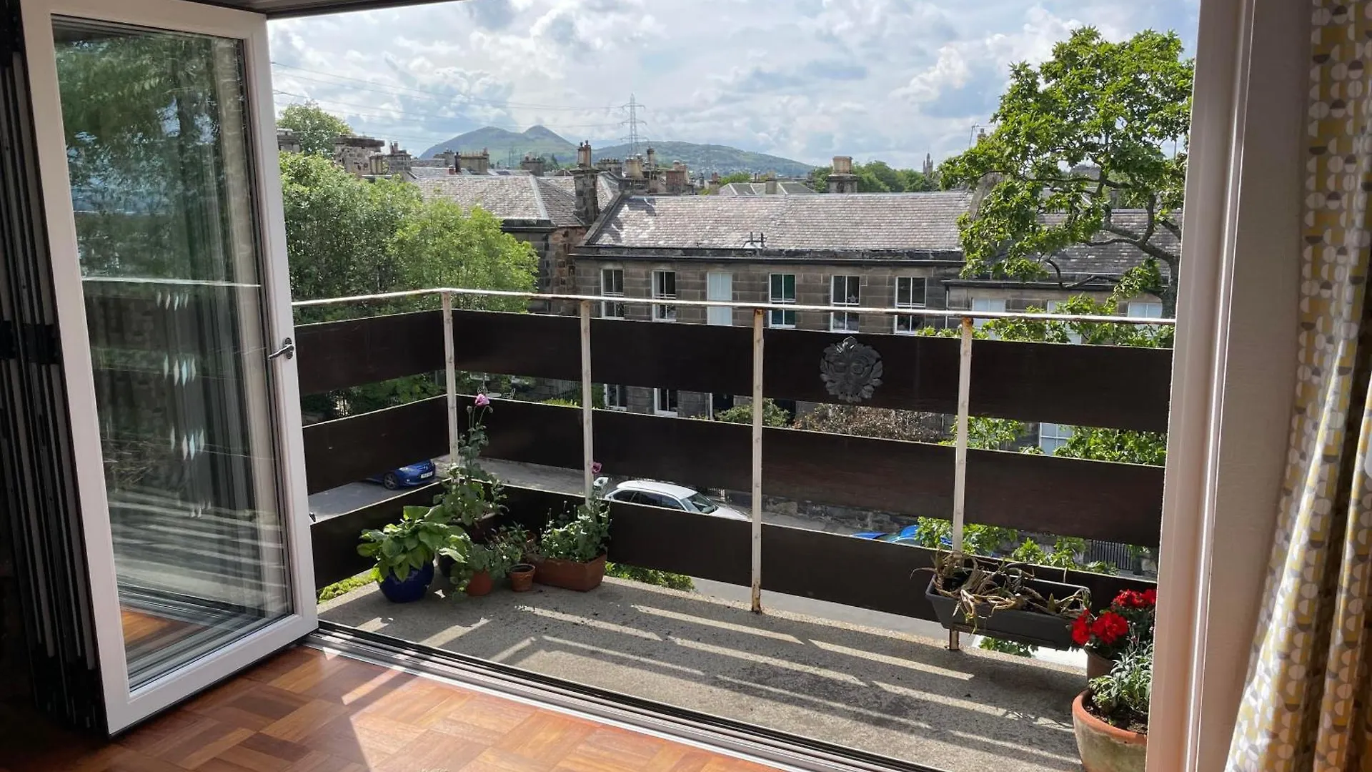Lägenhet Mid-Century Gem Steps From The Beach Edinburg